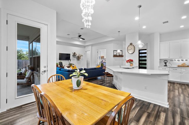 706 Stow DR, Spicewood, TX 78669