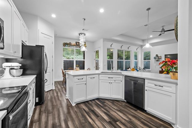 706 Stow DR, Spicewood, TX 78669