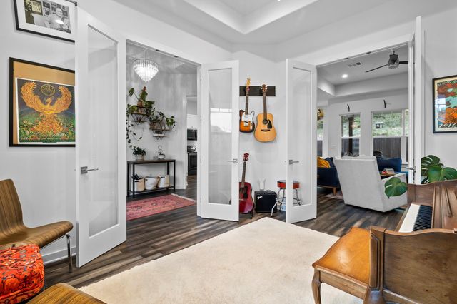 706 Stow DR, Spicewood, TX 78669