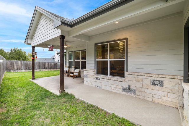 706 Stow DR, Spicewood, TX 78669