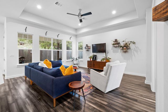 706 Stow DR, Spicewood, TX 78669