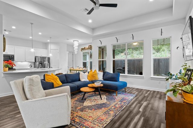 706 Stow DR, Spicewood, TX 78669