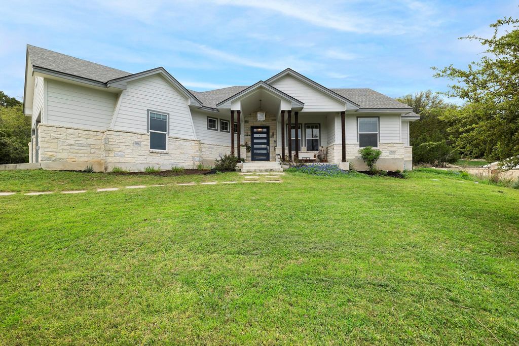 706 Stow DR, Spicewood, TX 78669