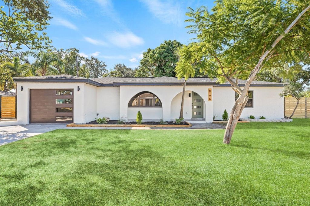 6196 44TH AVENUE N, Kenneth City, FL 33709