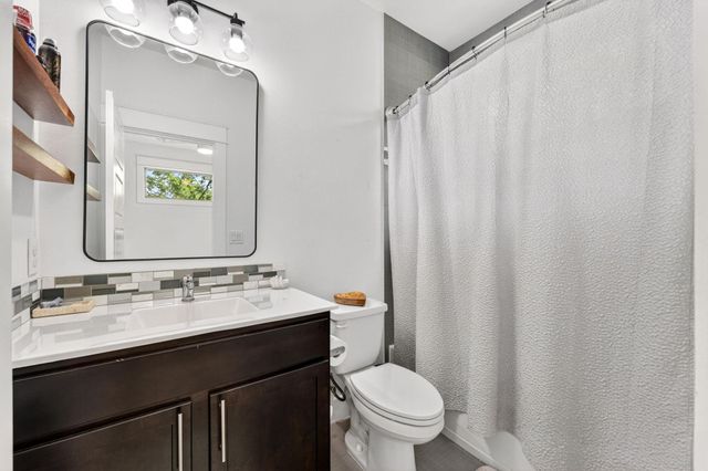 2601 Willow ST B, Austin, TX 78702
