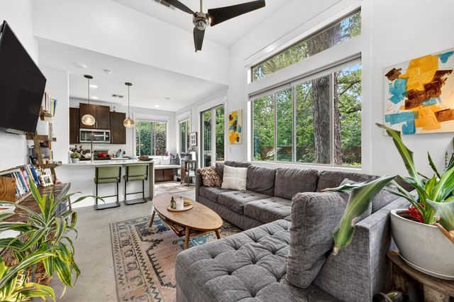 2601 Willow ST B, Austin, TX 78702