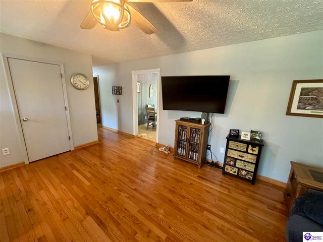 836 Ireland School Road, Radcliff, KY 40160