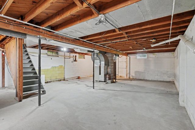 7234 La Porte Road, Washburn, IA 50702