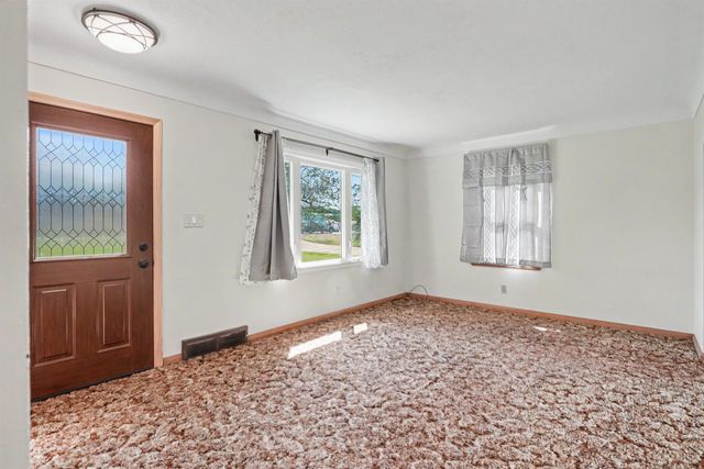 7234 La Porte Road, Washburn, IA 50702