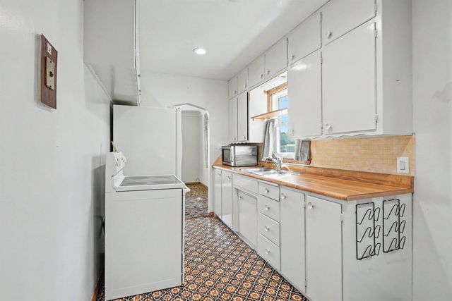 7234 La Porte Road, Washburn, IA 50702