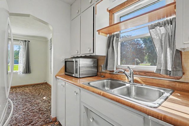 7234 La Porte Road, Washburn, IA 50702