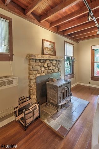 114 Lakeside Dr, Liberty Twp., NJ 07823