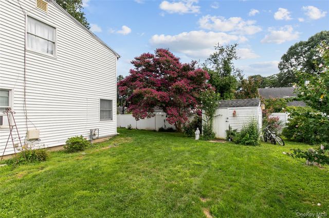 713 Wren Court, West Hempstead, NY 11552