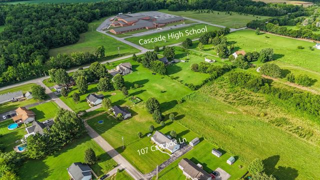 107 Cascade Ln, Bell Buckle, TN 37020