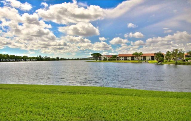 206 Liberty Court ., Deerfield Beach, FL 33442