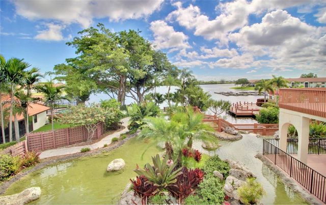 206 Liberty Court ., Deerfield Beach, FL 33442