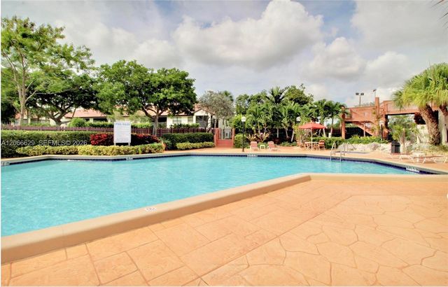206 Liberty Court ., Deerfield Beach, FL 33442