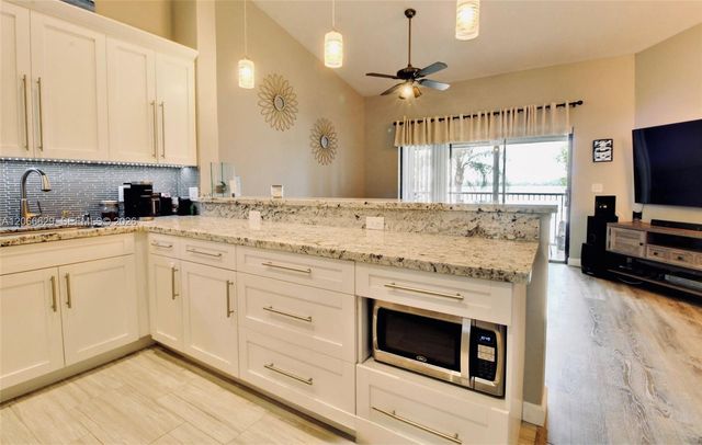 206 Liberty Court ., Deerfield Beach, FL 33442
