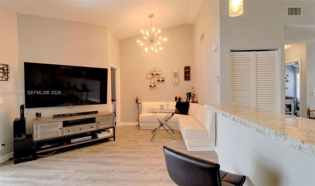 206 Liberty Court ., Deerfield Beach, FL 33442