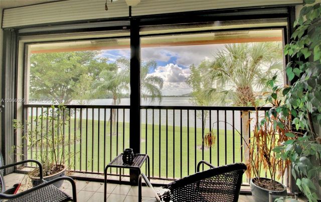 206 Liberty Court ., Deerfield Beach, FL 33442