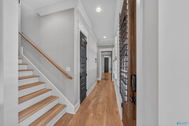 8 College Hill Circle NW, Huntsville, AL 35806