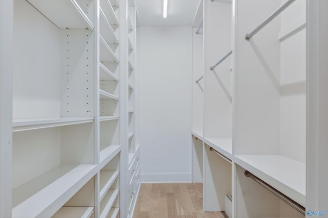 8 College Hill Circle NW, Huntsville, AL 35806