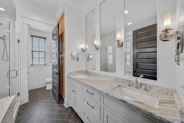 8 College Hill Circle NW, Huntsville, AL 35806