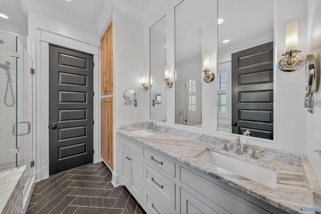 8 College Hill Circle NW, Huntsville, AL 35806