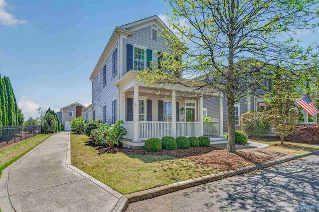 8 College Hill Circle NW, Huntsville, AL 35806