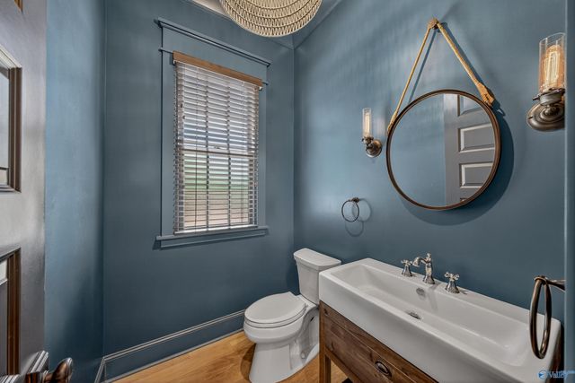 8 College Hill Circle NW, Huntsville, AL 35806