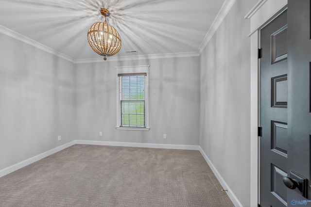 8 College Hill Circle NW, Huntsville, AL 35806