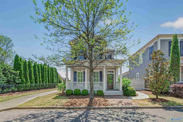 8 College Hill Circle NW, Huntsville, AL 35806
