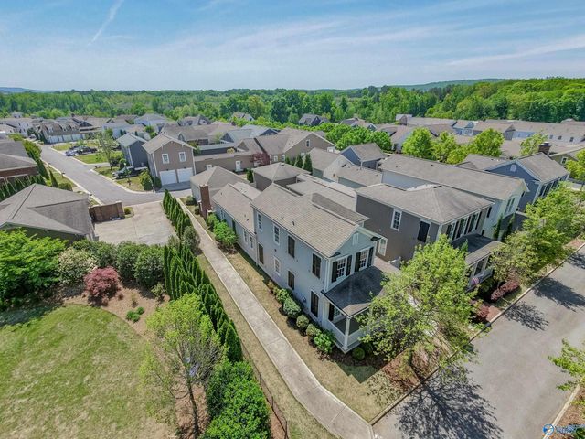8 College Hill Circle NW, Huntsville, AL 35806
