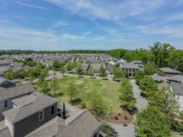 8 College Hill Circle NW, Huntsville, AL 35806