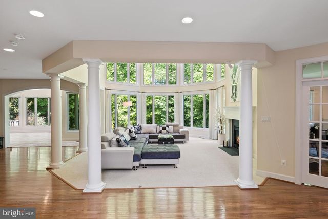 9304 FITZ FOLLY DR, Great Falls, VA 22066