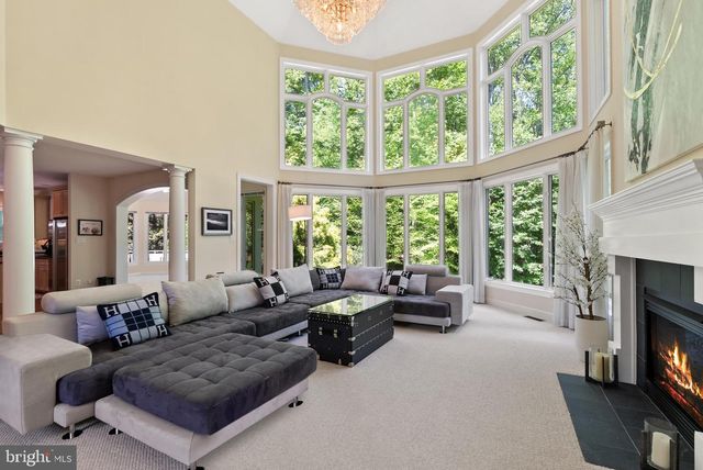 9304 FITZ FOLLY DR, Great Falls, VA 22066