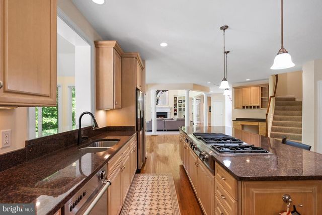 9304 FITZ FOLLY DR, Great Falls, VA 22066