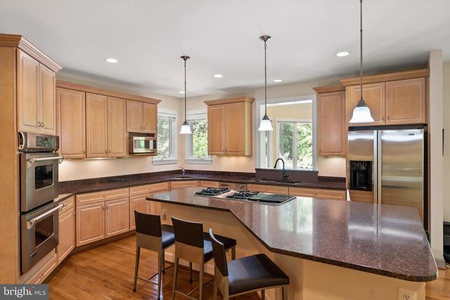9304 FITZ FOLLY DR, Great Falls, VA 22066
