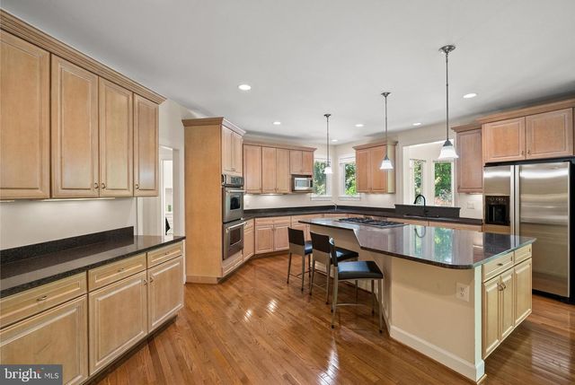 9304 FITZ FOLLY DR, Great Falls, VA 22066