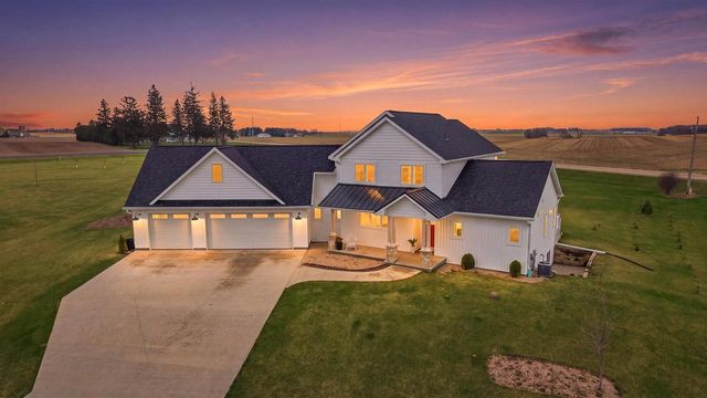 N6329 Tradewinds Circle, Beaver Dam, WI 53916