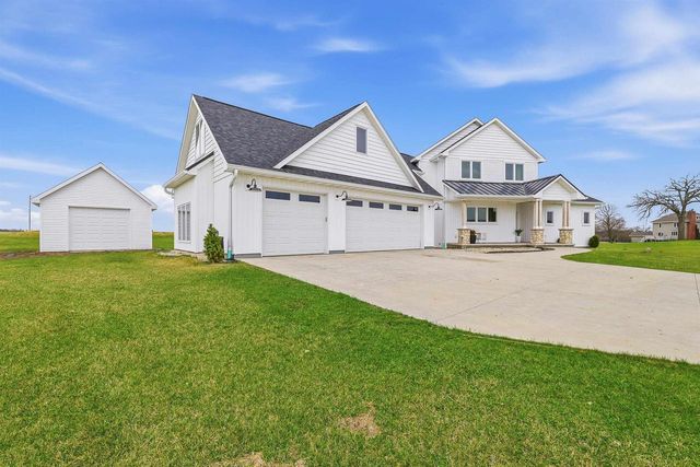 N6329 Tradewinds Circle, Beaver Dam, WI 53916