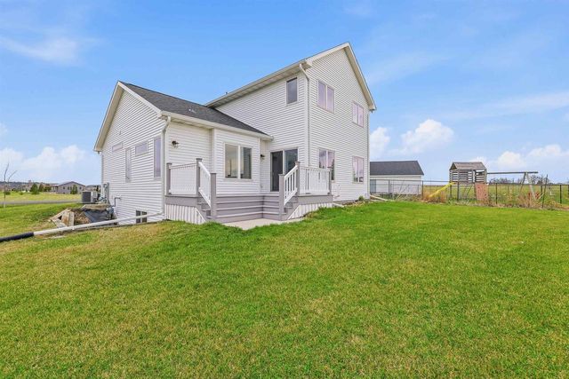 N6329 Tradewinds Circle, Beaver Dam, WI 53916