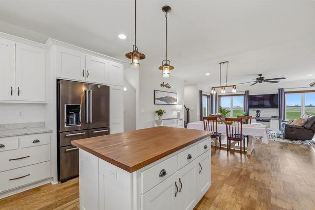 N6329 Tradewinds Circle, Beaver Dam, WI 53916