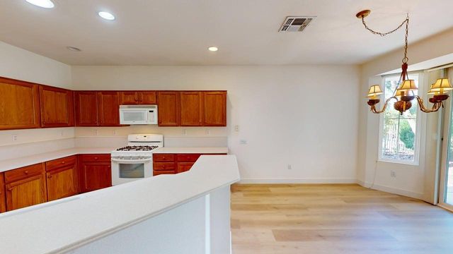 109 Timberlodge Ct, Roseville, CA 95747