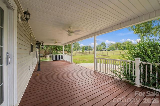 122 Wood Duck Loop, Mooresville, NC 28117