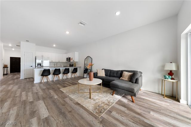 313-315 Ivan AVE S, Lehigh Acres, FL 33973