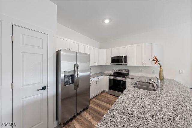 313-315 Ivan AVE S, Lehigh Acres, FL 33973