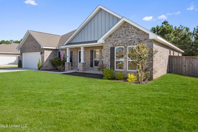 6594 Sugarcane Circle, Ocean Springs, MS 39564