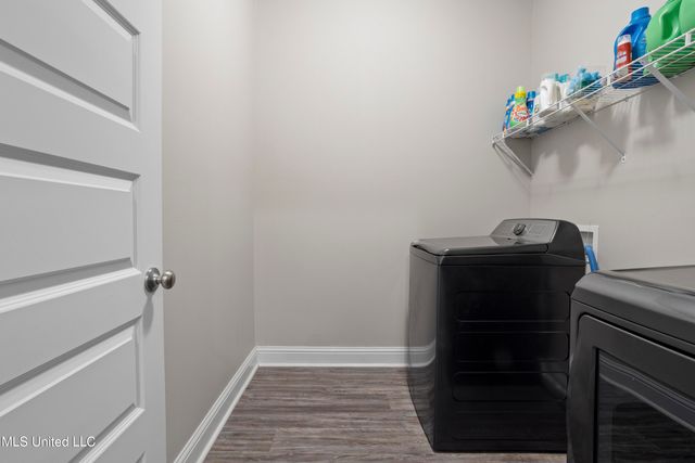 6594 Sugarcane Circle, Ocean Springs, MS 39564