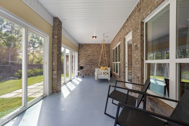 6594 Sugarcane Circle, Ocean Springs, MS 39564